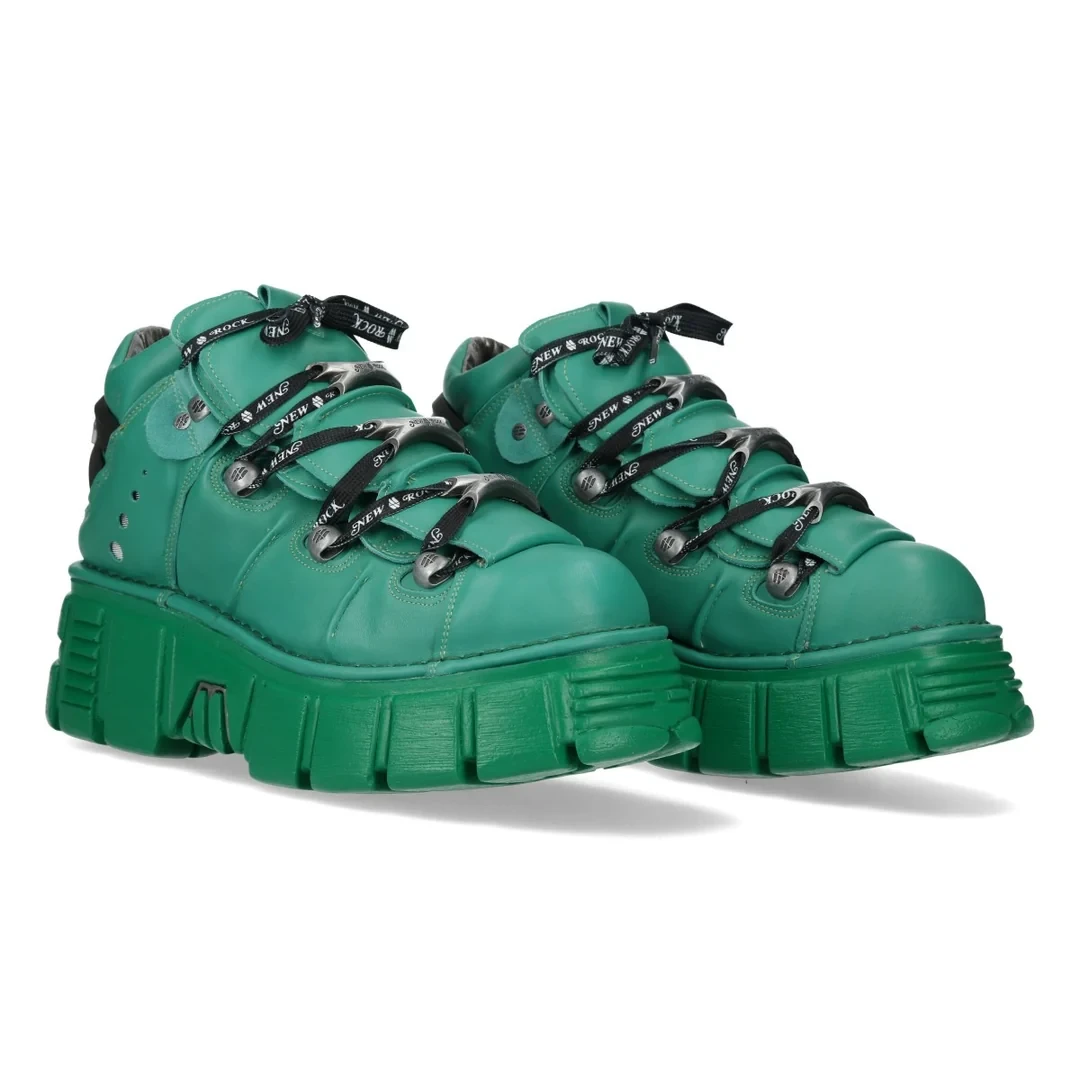 Черевики високі «Готика» — чорні шкіряні на платформі з ремінцями